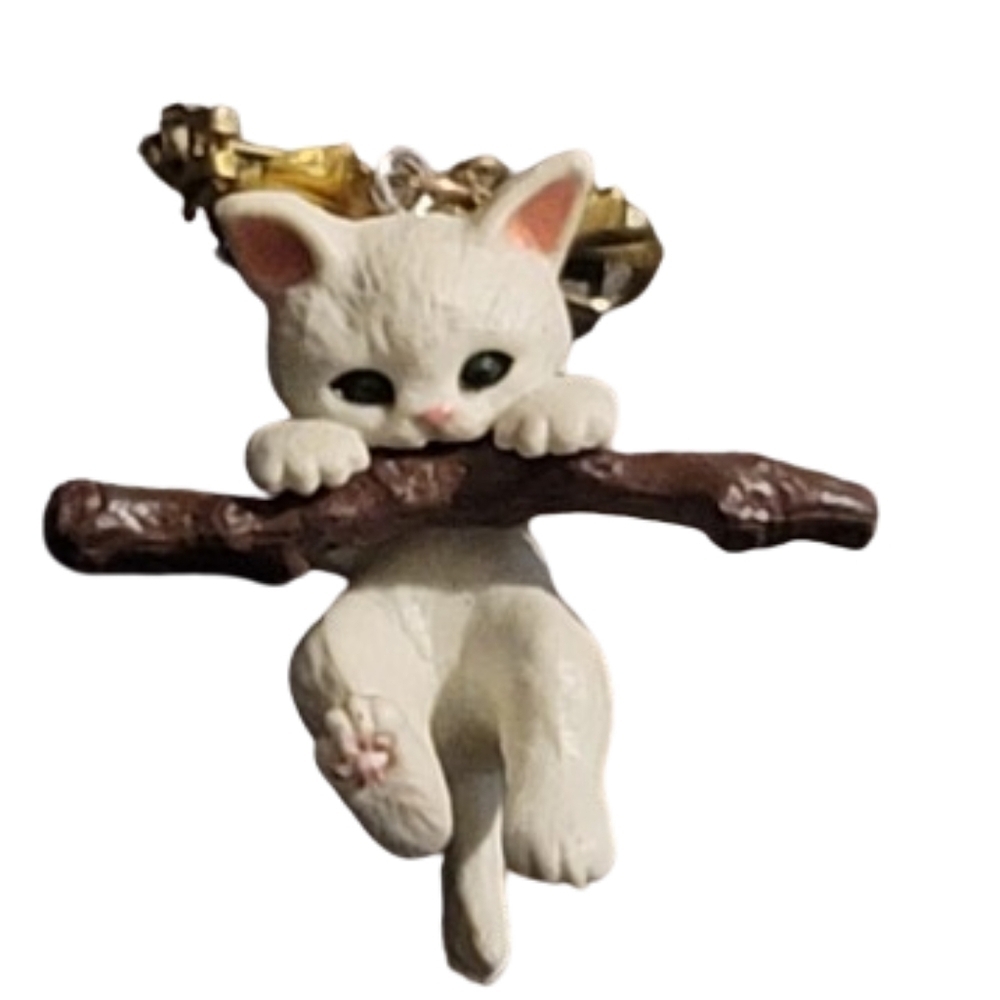 Vintage White Kitten Cat Brooch Pin Hanging on Branch Resin Gold Tone Cute - Picture 3 of 11